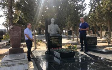 Jurnalistlər Şirməmməd Hüseynovun məzarını ziyarət etdilər