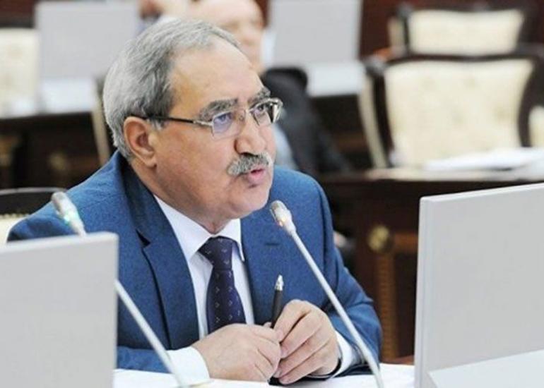 Deputat parlamentin iclaslarının keçirilmə qaydasının dəyişdirilməsi təşəbbüsü ilə çıxış edib