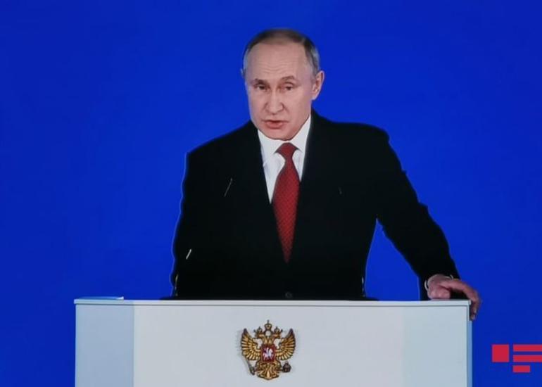 Putin prezident seçkilərində iştirak edəcəyini istisna etməyib
