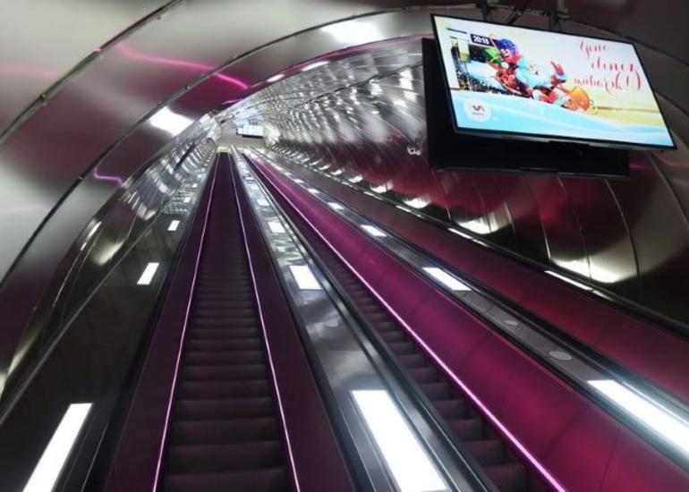 Bakı metrosunun eskalatorlarında dezinfeksiya qurğusu sınaqdan keçirilir