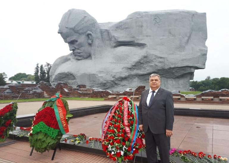Səfir: Brest qalasının müdafiəsində iştirak etmiş azərbaycanlıların tam siyahısı muzeydə qeyd olunmalıdır