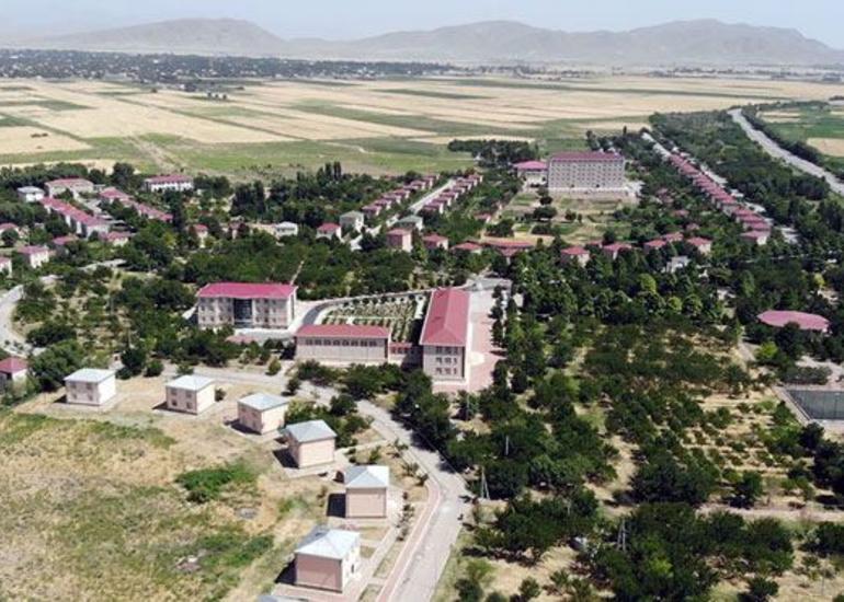 Naxçıvanda hərbi qulluqçulara xidməti mənzillər verilib