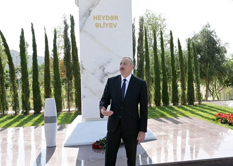Prezident İlham Əliyev: Məhz Heydər Əliyevin fəaliyyəti nəticəsində Azərbaycan ağır illərdə, müstəqilliyin ilk illərində ayaqda dayana bildi