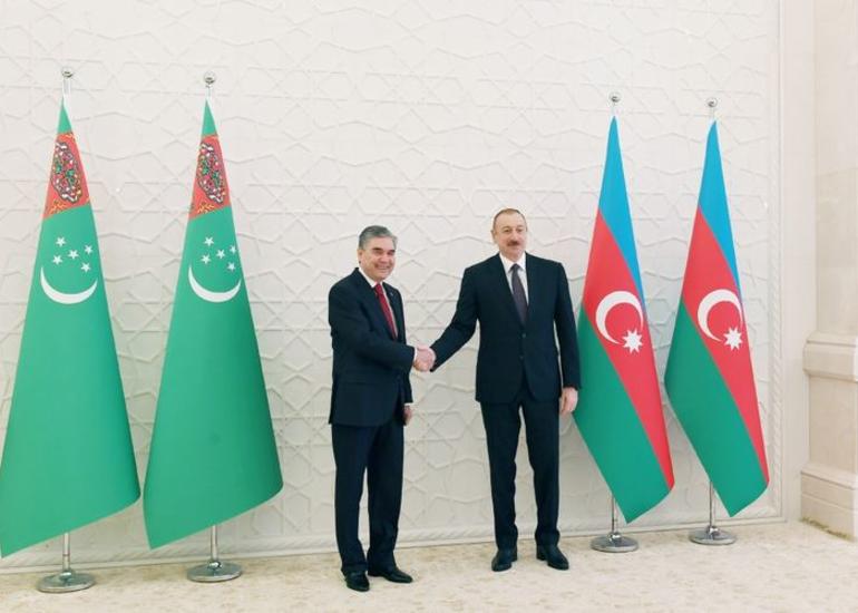 Azərbaycan Prezidenti Türkmənistan Prezidentinə zəng edib