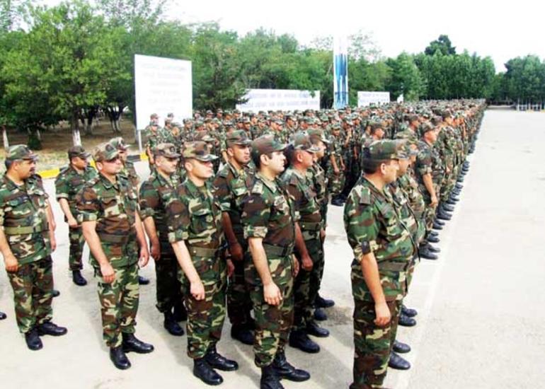 Gəncədə gənclər könüllü ordu sıralarına yazılır