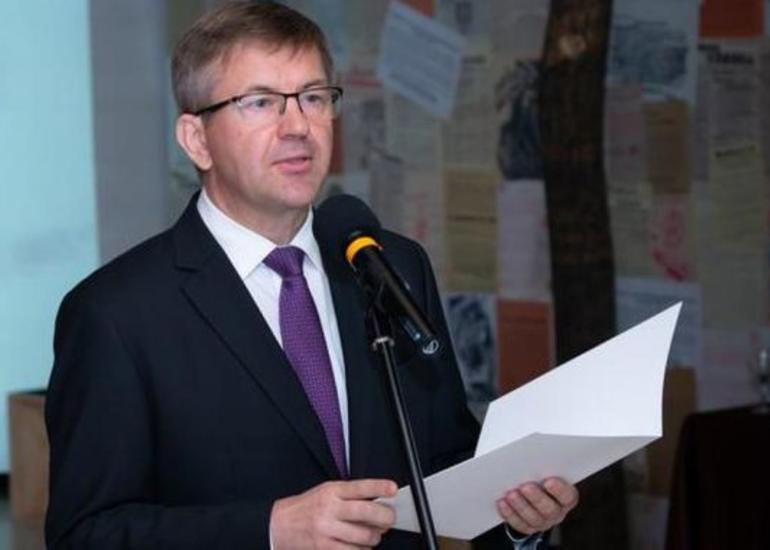 KİV: Belarusun Slovakiyadakı səfiri istefa verib