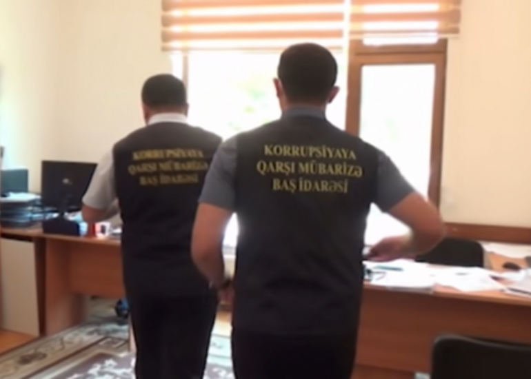İcra başçısı, müavini və şöbə müdiri saxlanıb