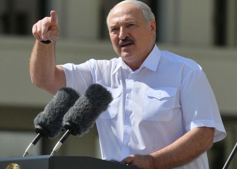 Lukaşenko Qərbi Belarusdakı aksiyaları maliyyələşdirməkdə ittiham edib