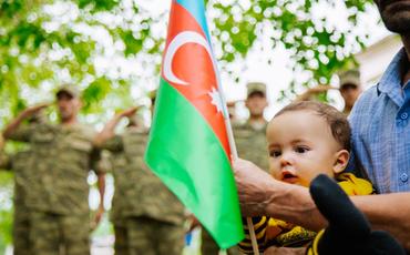 Şəhid övladları "Əsgərə salam" layihəsində