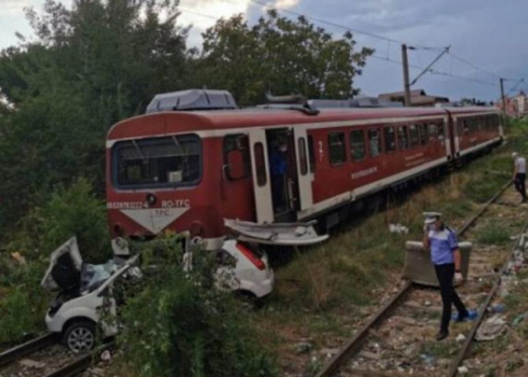 “Instagram”da canlı yayıma çıxan rumıniyalı müğənni yol qəzasına düşərək ölüb