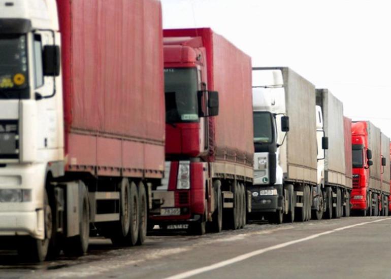 Azərbaycanda avtomobil nəqliyyatı ilə yük və sərnişin daşımaları azalıb