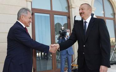 Prezident İlham Əliyev Rusiya Müdafiə nazirini qəbul edib