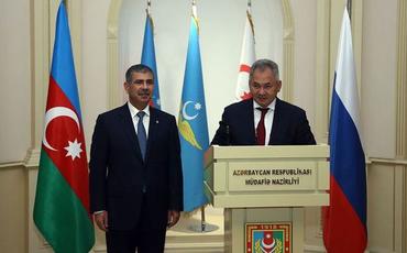 Azərbaycanın Müdafiə naziri rusiyalı həmkarı ilə görüşüb