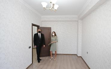 Prezident İlham Əliyev və birinci xanım Mehriban Əliyeva Buzovnada yenidən qurulan yataqxana binasının açılışında iştirak ediblər