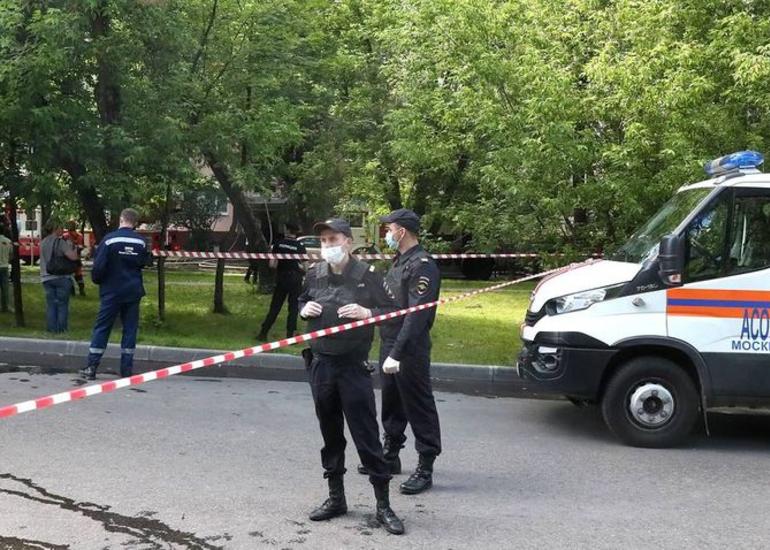 Moskvada yaşayış binasında partlayış olub, yanğın başlayıb