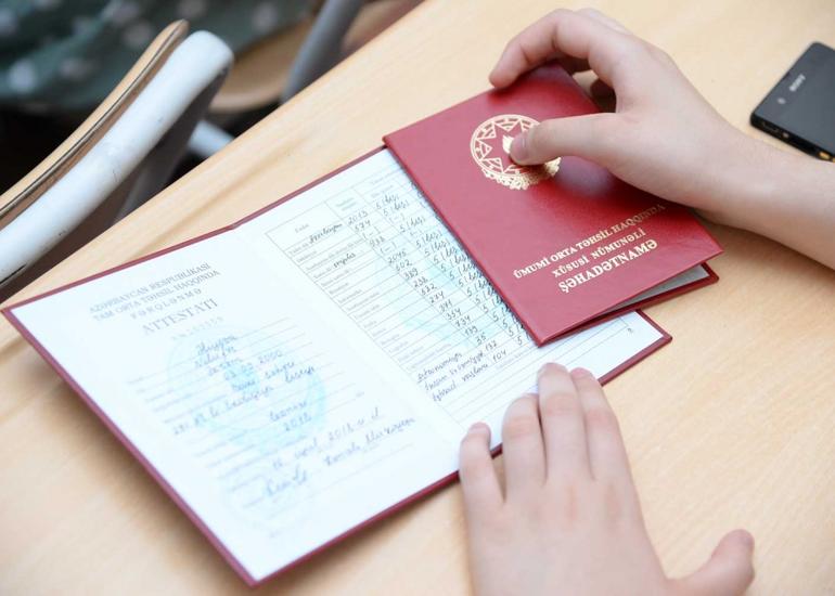 Paytaxtın ümumi təhsil müəssisələrini 975 nəfər fərqlənmə attestatı ilə bitirib