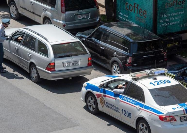 Ermənistanda futbolçular polisləri döyüb