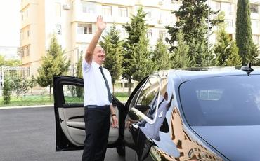 Prezident İlham Əliyev Bakıda orta məktəbin yeni korpusunun açılışında iştirak edib