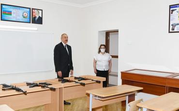 Prezident İlham Əliyev Bakıda orta məktəbin yeni korpusunun açılışında iştirak edib