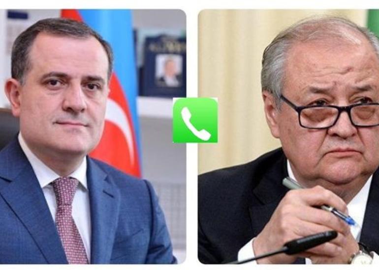 Azərbaycan və Özbəkistan Xarici İşlər nazirləri arasında telefon danışığı olub