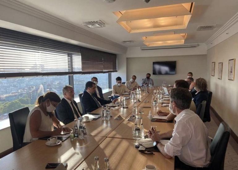 Hikmət Hacıyev İstanbulda fəaliyyət göstərən beynəlxalq media nümayəndələri ilə görüşüb