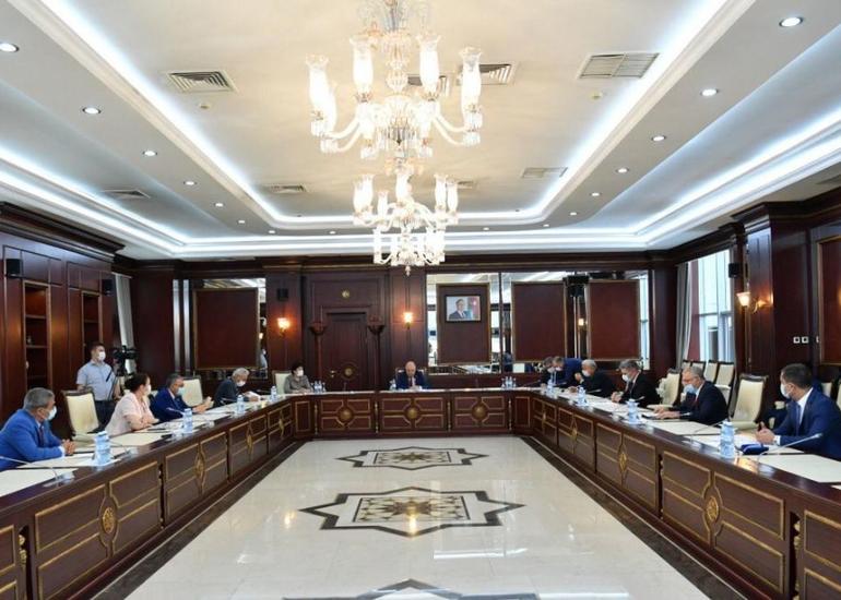 Deputatlar bu gün 9 məsələni müzakirə edir