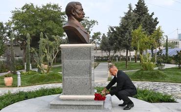 Bakının Əmircan qəsəbəsində Murtuza Muxtarov adına park istifadəyə verilib