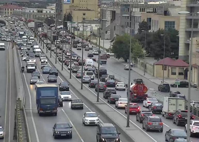 BNA: Bəzi küçə və prospektlərdə sıxlıq müşahidə olunur