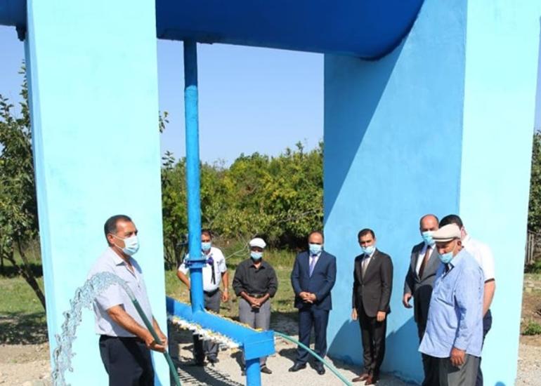 Deputat başçı ilə  birlikdə kənd sakinlərinin müraciətini həll edib
