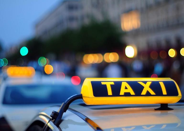 Taksi sürücüləri üçün etik davranış və avtomobil nəqliyyatı ilə bağlı aktlarda dəyişiklik edilib