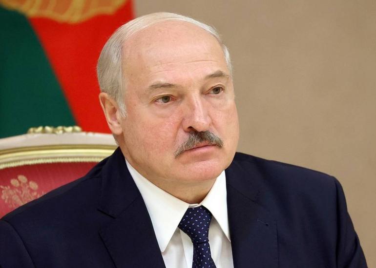 Lukaşenko andiçmə mərasiminin gizli keçirilməsi ilə bağlı ittihamlara cavab verib