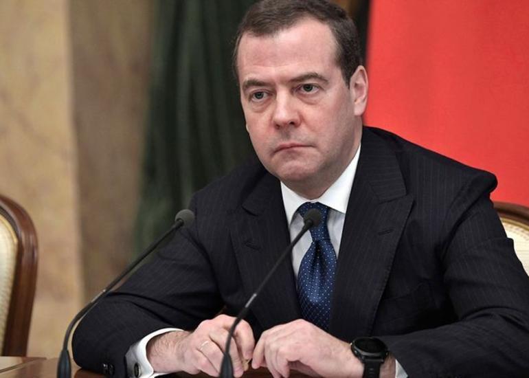 Medvedev: "Dağlıq Qarabağ problemini silah yolu ilə həll etmək olmaz”