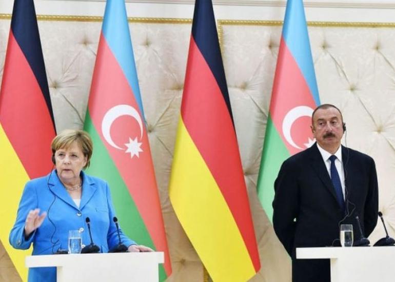 Angela Merkel Prezident İlham Əliyevə zəng edib