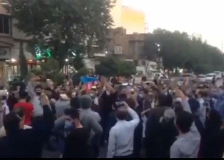 Tehran sakinləri Azərbaycan Ordusuna dəstək aksiyası keçiriblər