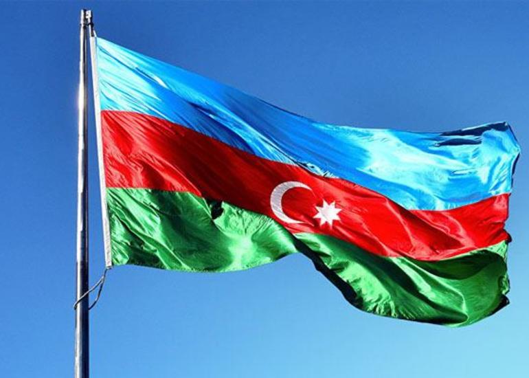Amerikada yaşayan azərbaycanlı aktyor: Anam və Azərbaycanım üçün dua edirəm