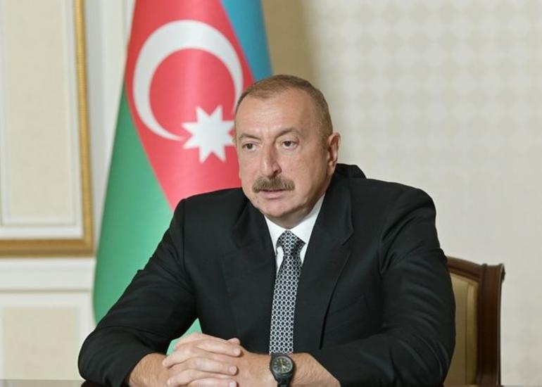 Prezident İlham Əliyev Birlik komandirləri - general-mayor Mayis Bərxudarovu, general-mayor Hikmət Mirzəyevi təbrik edib