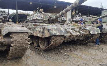 Cəbrayılda ələ keçirilən düşmən texnikası: 3 tank, 9 "Ural"... - FOTO
