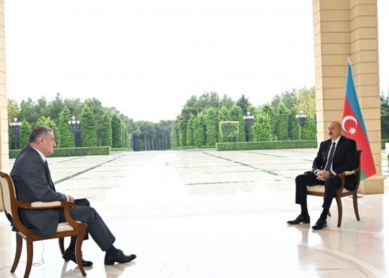 Prezident İlham Əliyev: "Türkiyə Prezidentinin qəti açıqlamaları bir çox ölkələrə xəbərdarlıq oldu - kənarda durun, qarışmayın, Azərbaycan tək deyil"