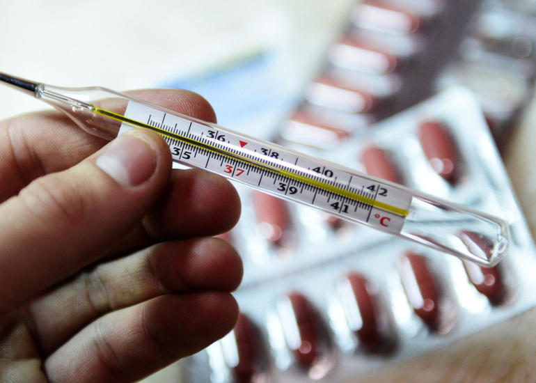 Mütəxəssislərdən xəbərdarlıq: Qrip mövsümünə az qalıb, koronavirus daha da arta bilər
