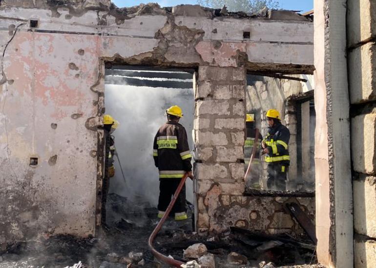 FHN: Ermənilərin atdığı mərmi evə düşüb, yanğın baş verib