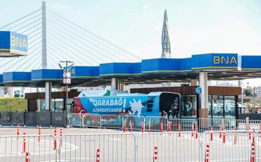 Paytaxtda marşrut avtobuslarının bəziləri maraqlı tərtibatda xəttə çıxarılıb