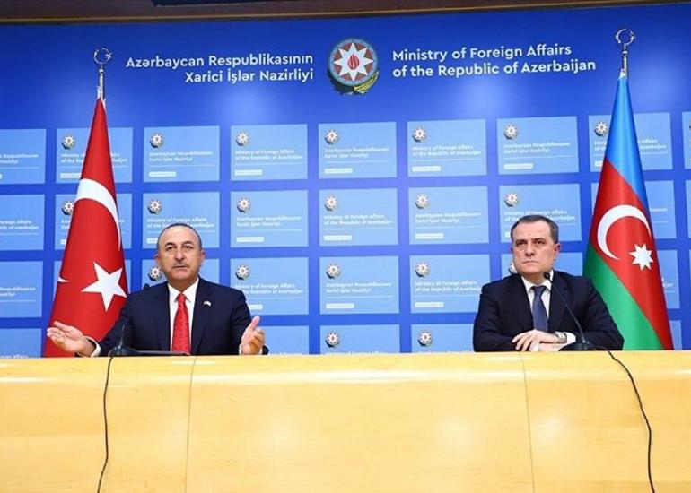 Ceyhun Bayramov və Mövlud Cavuşoğlu telefonla danışıb