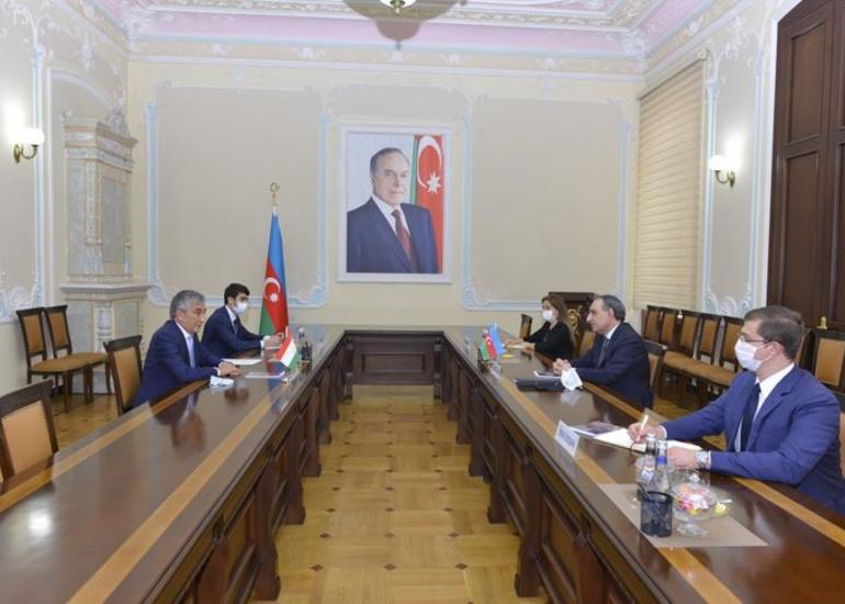 Kamran Əliyev: "Erməni təxribatı nəticəsində ölən mülki şəxslərdən 18-i qadın, 8-i uşaqdır"