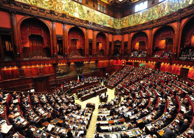 İtaliya senatorları Ermənistan parlamentinin üzvlərini çətin vəziyyətə saldı