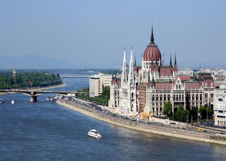 2021-2022-ci tədris ili üzrə Macarıstanda təhsil təqaüd proqramı elan edilib