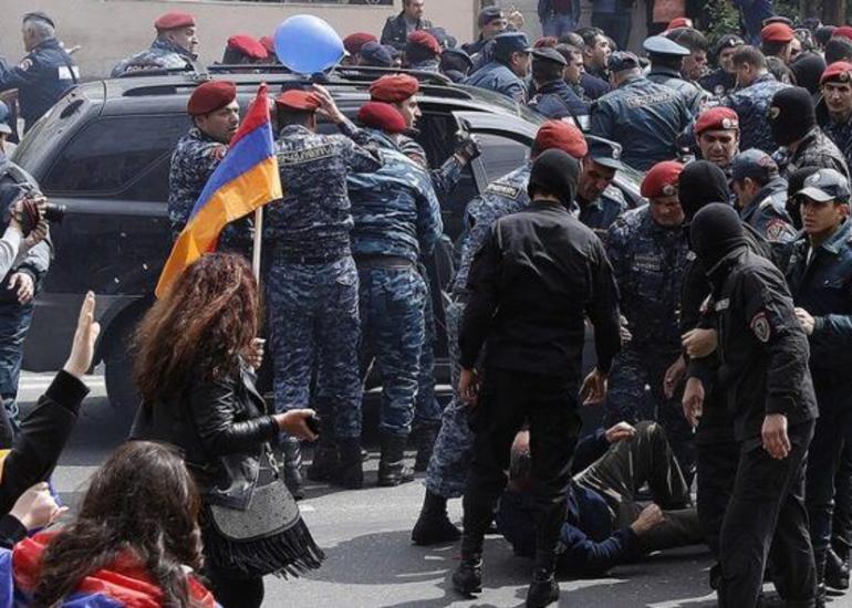 Ermənistandakı hərbi-siyası böhran “çörək” böhranına çevrilə bilər