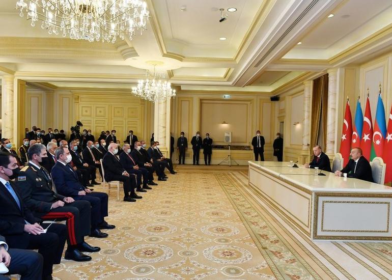Prezident İlham Əliyev: Türkiyə müdafiə sənayesinin məhsulu olan məşhur “Bayraktar” Vətən müharibəsində böyük dəyişikliyə səbəb oldu