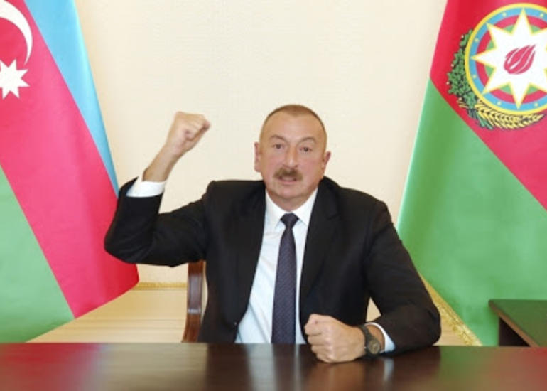 Azərbaycan xalqı milli tarixinin ən möhtəşəm səhifəsini yaşayır