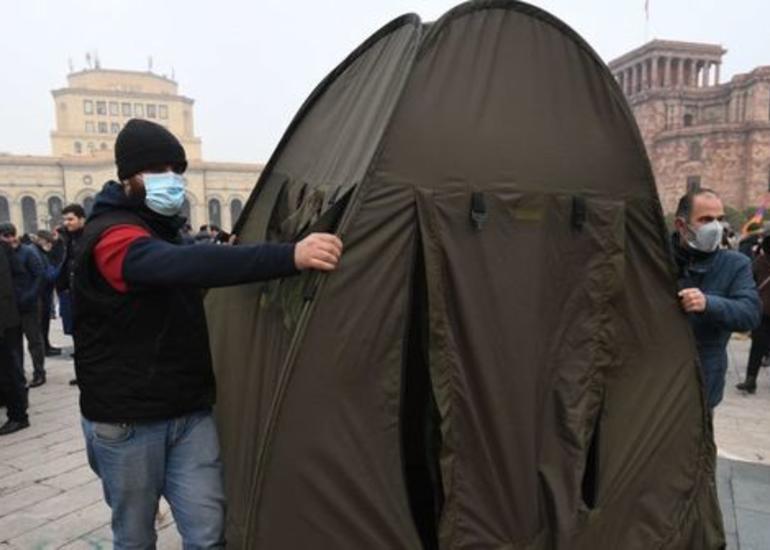 Ermənistan müxalifəti paytaxt İrəvanın mərkəzində çadırlar qurur