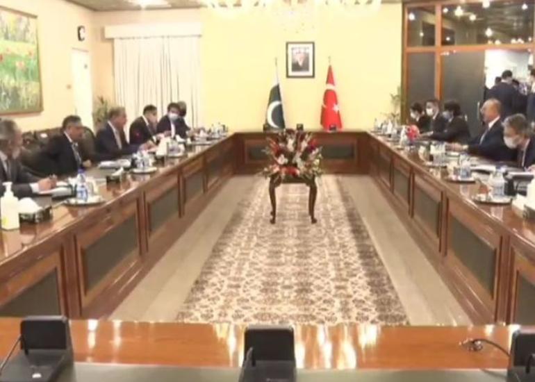 Türkiyə və Pakistan XİN başçıları arasında geniş tərkibli görüş keçirilib